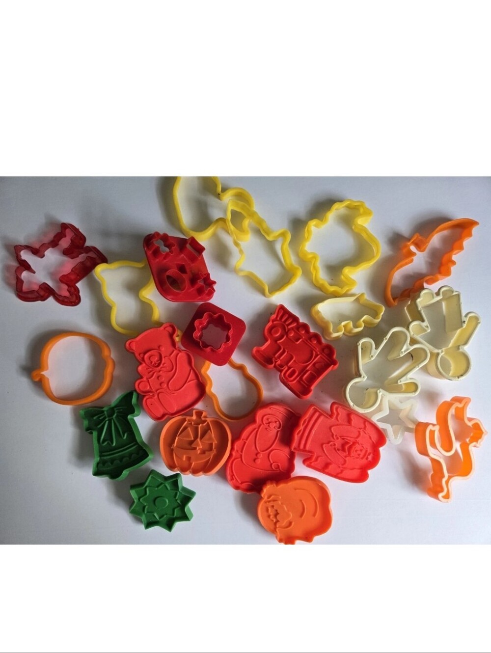Beachwood Ltd Mixed Plastic Cookie Cutters Vintage